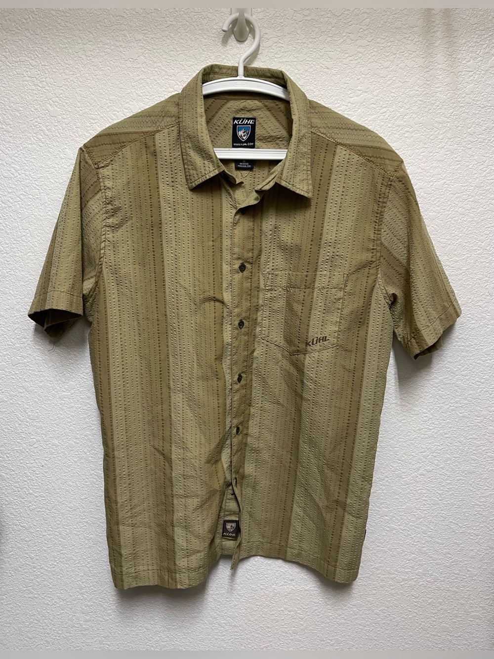 KUHL Casual Performance Men's Short Sleeve Button-Down Jacquard Outdoor Shirt M